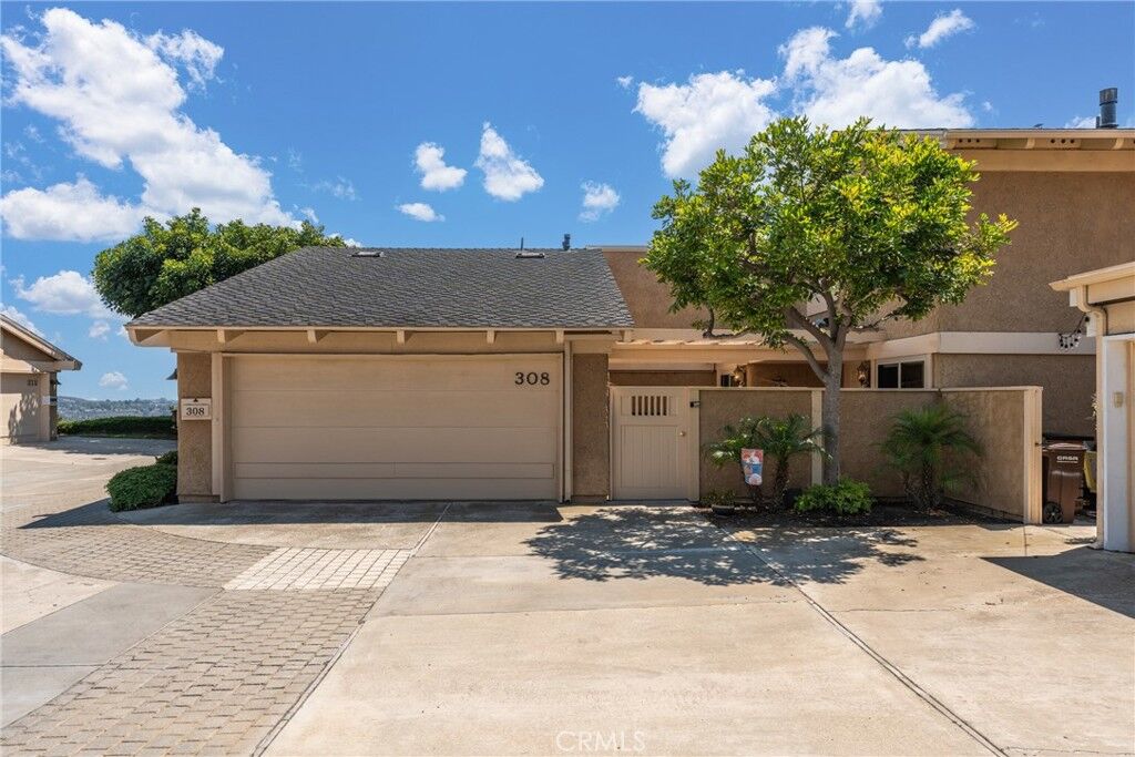 Property Photo:  308 Avenida Adobe  CA 92672 