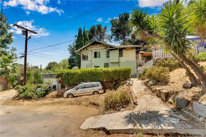 Property Photo:  5460 Nordyke Street  CA 90042