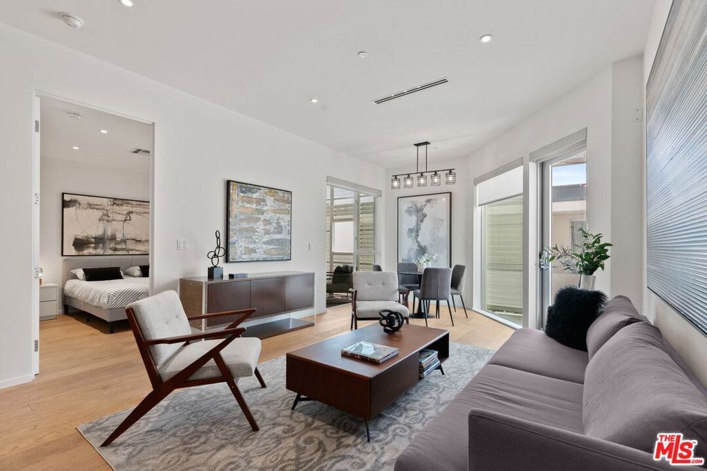 Property Photo:  1030 N Kings Road 306  CA 90069 