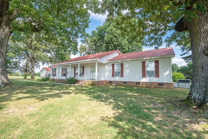 Property Photo:  775 2nd Ave S  TN 38469 