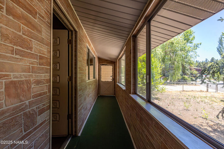 Property Photo: 802 W Anderson Road AZ 86001