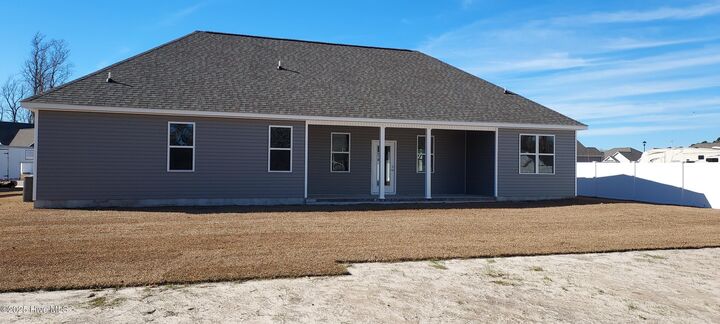 Property Photo:  805 Short Row Court  NC 28555 