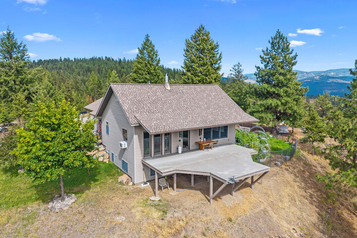 Property Photo:  1631 Bonanza Rd  WA 99126