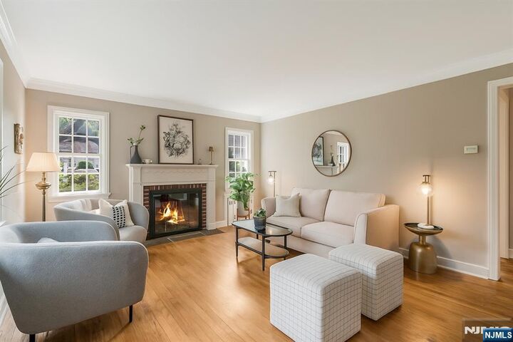 Property Photo:  316 Birch Parkway  NJ 07481 