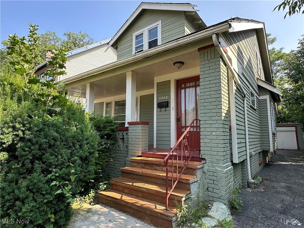 Property Photo:  3366 Tullamore Road  OH 44118 