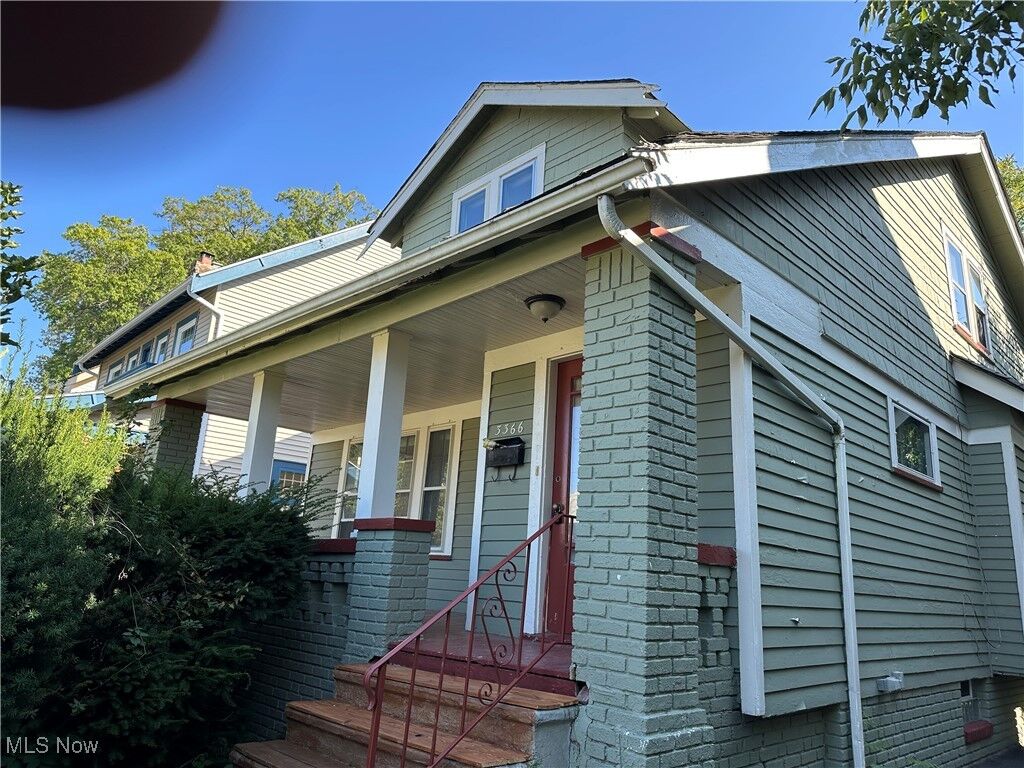 Property Photo:  3366 Tullamore Road  OH 44118 