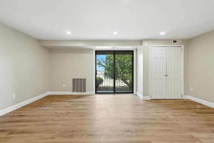 Property Photo:  72 Bluestone Drive  NH 03060 