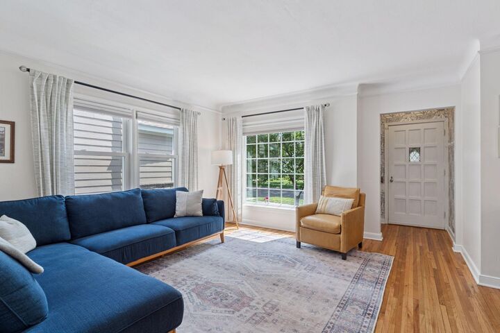 Property Photo:  2135 Eleanor Avenue  MN 55116 