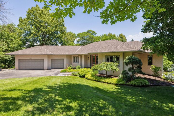 13936 Oakland Place  Minnetonka MN 55305 photo