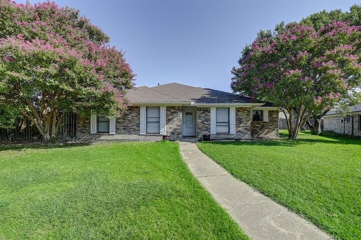 Property Photo: 2309 Twilight Circle TX 75093
