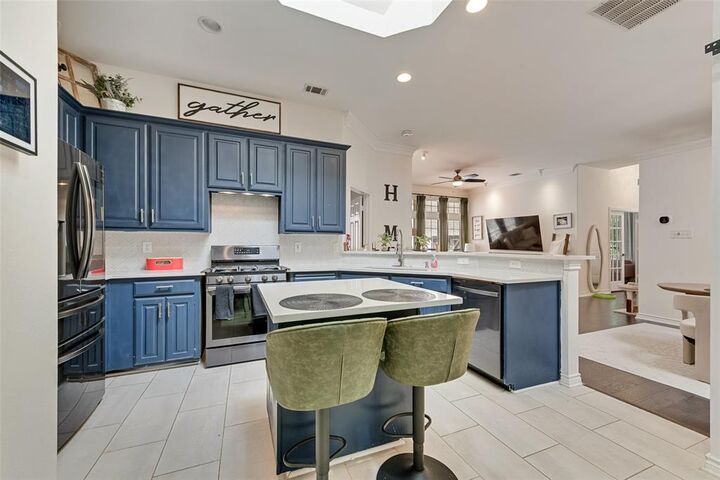 Property Photo: 8609 Old Oak Drive TX 75063