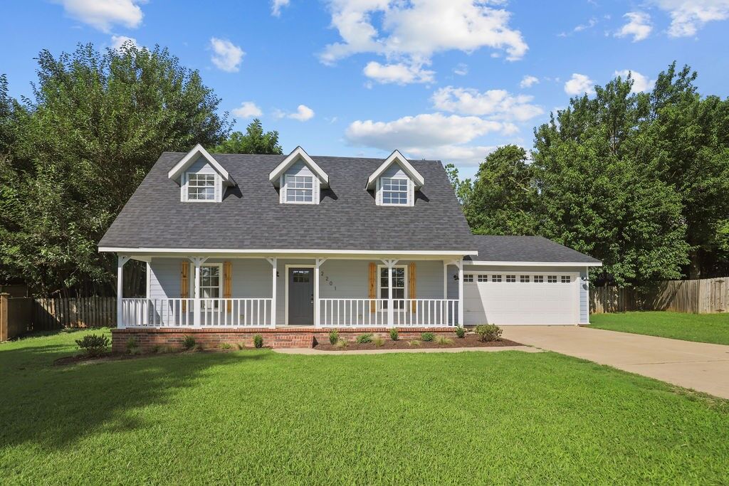 Property Photo: 2201 E Bristol Place AR 72701