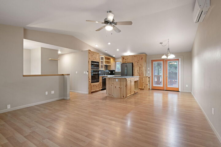 Property Photo:  59736 Navajo Road  OR 97702 