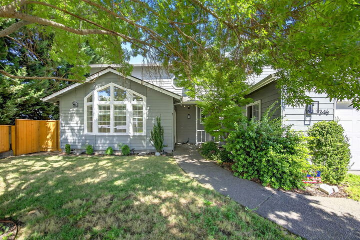 Property Photo: 1346 Sunny Slope Drive OR 97527