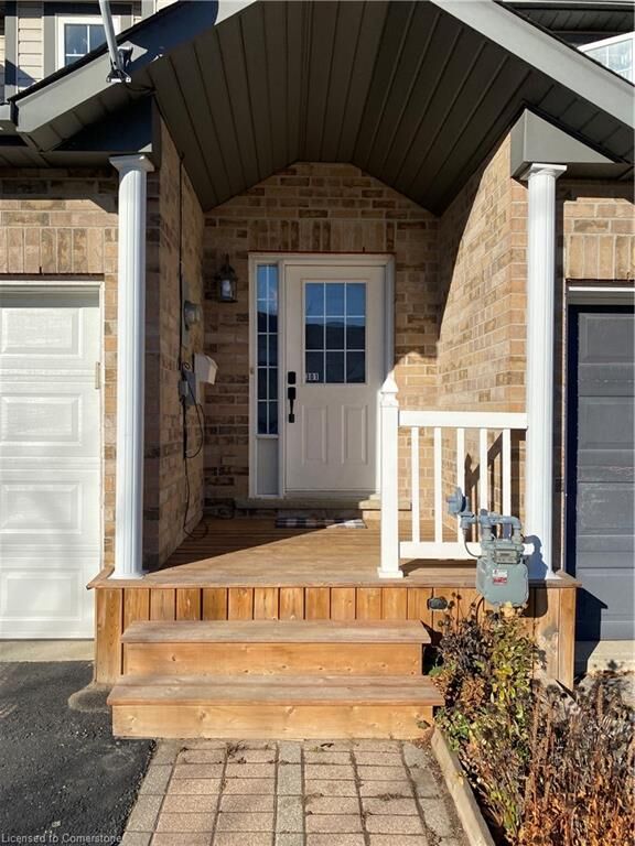 Photo de la propriété:  301 Activa Avenue  ON N2E 3V2 