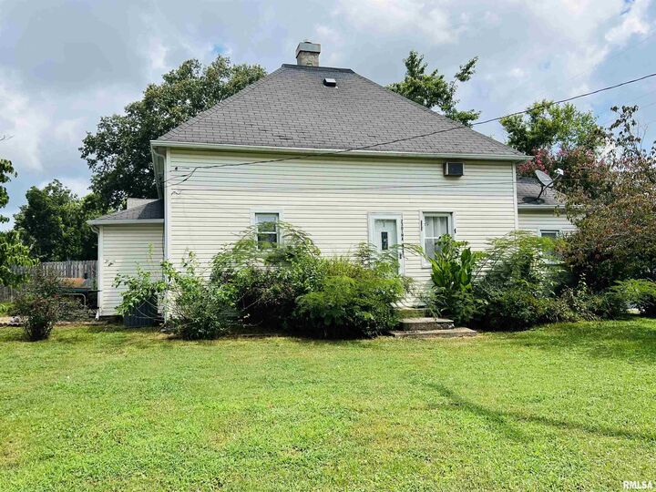 Property Photo: 2301 N Main Street IL 62930