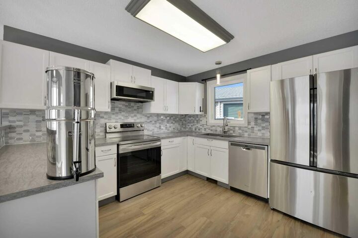 Property Photo:  39 Elliot Crescent  AB T4R 2J7 