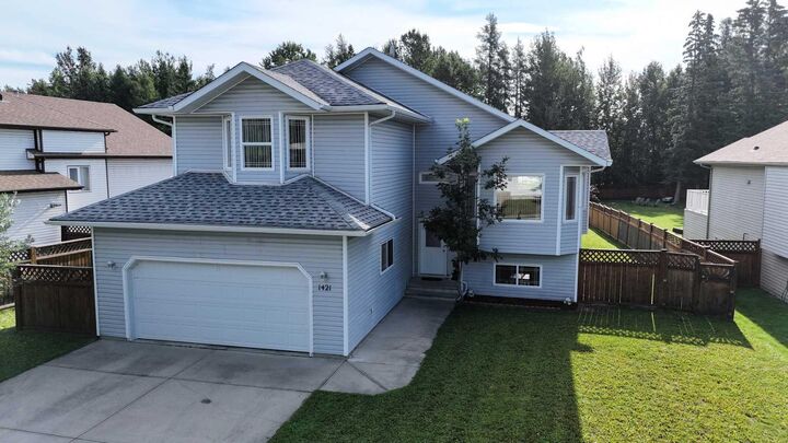 1421 Edson Drive  Edson AB T7E 1A6 photo