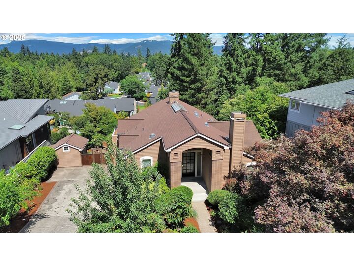 410 Spyglass Dr  Eugene OR 97401 photo