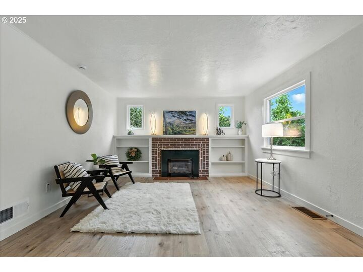 Property Photo: 3108 R St WA 98663