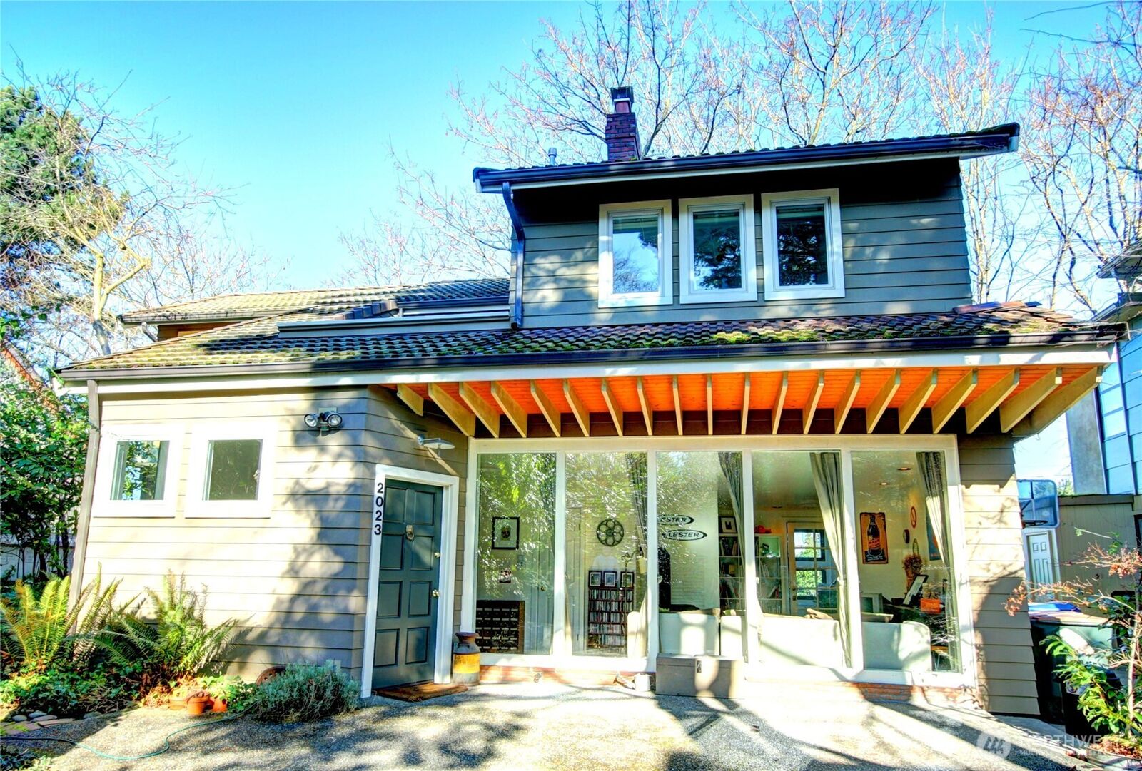 Property Photo: 2023 E Roanoke Street WA 98112