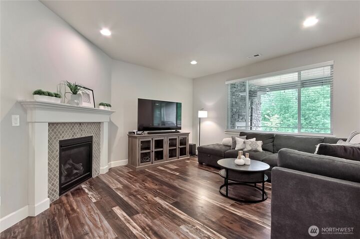 Property Photo:  18214  139th Street E  WA 98391 