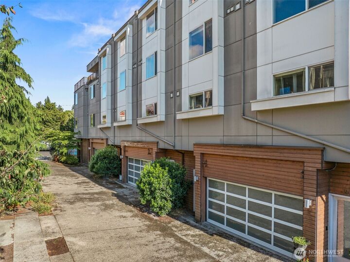 Property Photo: 1616 E Yesler Way WA 98122