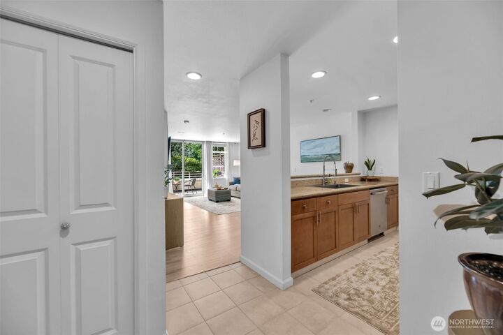 Property Photo:  611  Highland Drive 402  WA 98109 