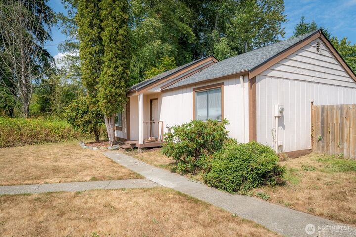 Property Photo: 1506 128th Drive NE 4D WA 98258