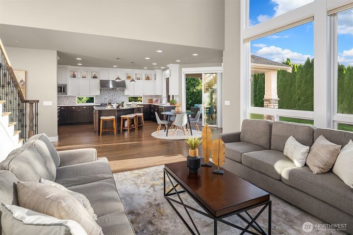 Property Photo:  415  140th Avenue SE  WA 98005 