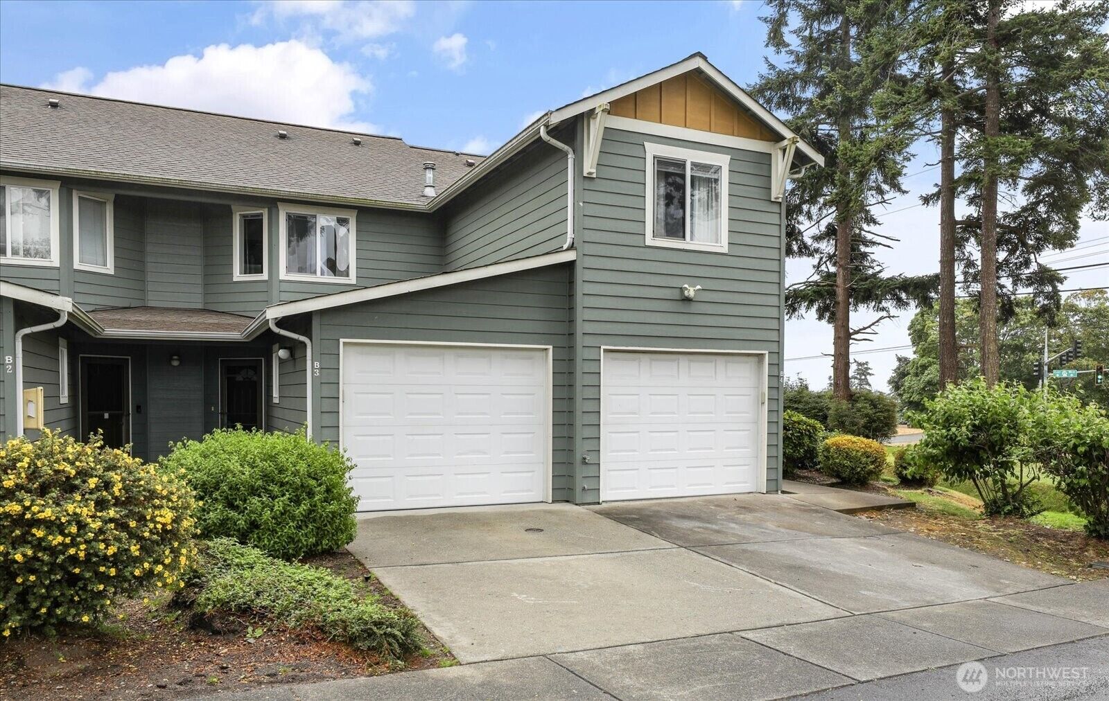 Property Photo: 915 SW Kimball Drive B3 WA 98277