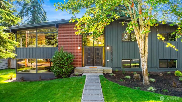 15857  32nd Avenue NE  Lake Forest Park WA 98155 photo