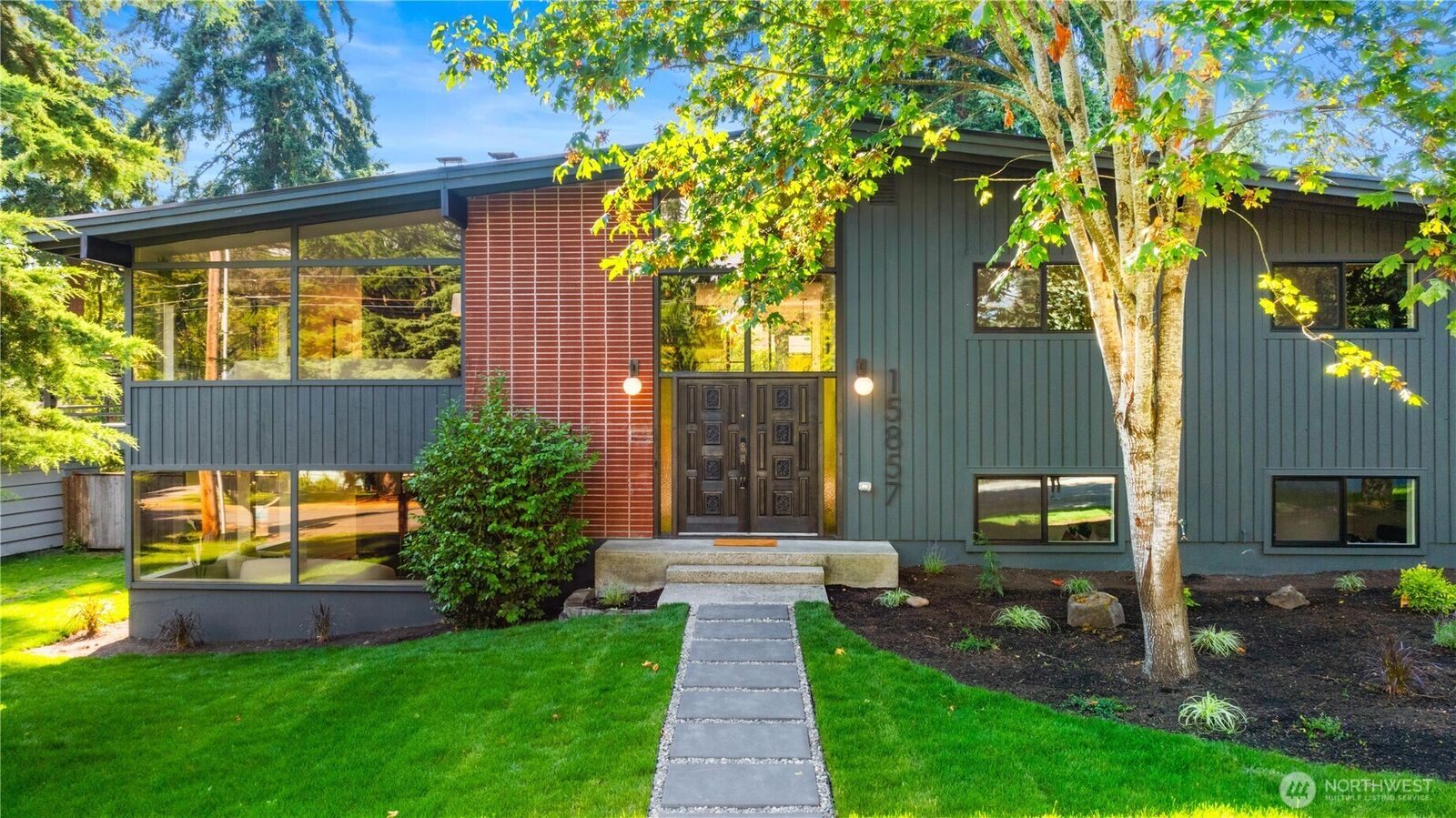 Property Photo:  15857  32nd Avenue NE  WA 98155 