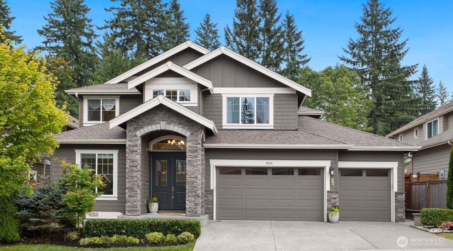 Property Photo:  22131 SE 1st Place  WA 98074 
