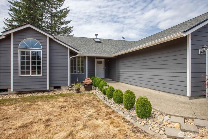 Property Photo:  10525  Tracie Court SW  WA 98512 