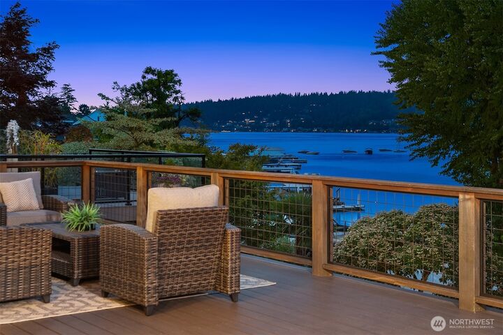 Property Photo: 4848 194th Avenue SE WA 98027