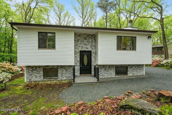 Property Photo: 109 Rodeo Lane PA 18428