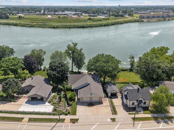 Property Photo:  801 W Main Street  WI 54140 