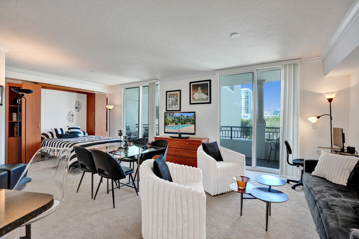 Property Photo: 600 S Dixie Highway 352 FL 33401