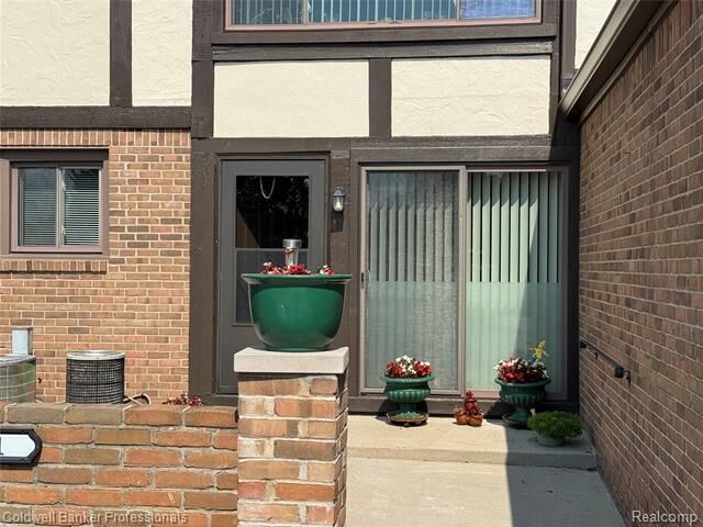 Property Photo:  311 Country Club Drive  MI 48082 