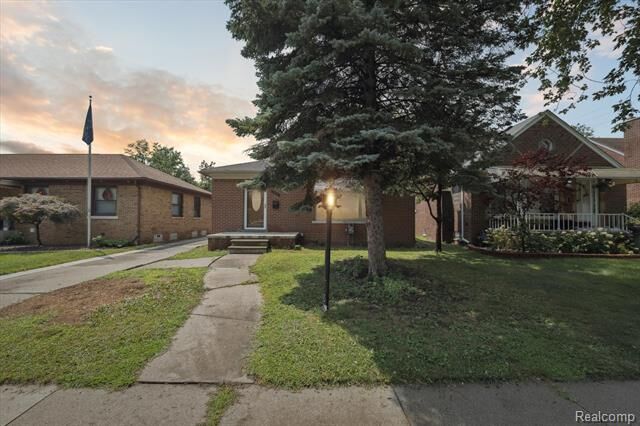 7307 Colonial Street  Dearborn Heights MI 48127 photo
