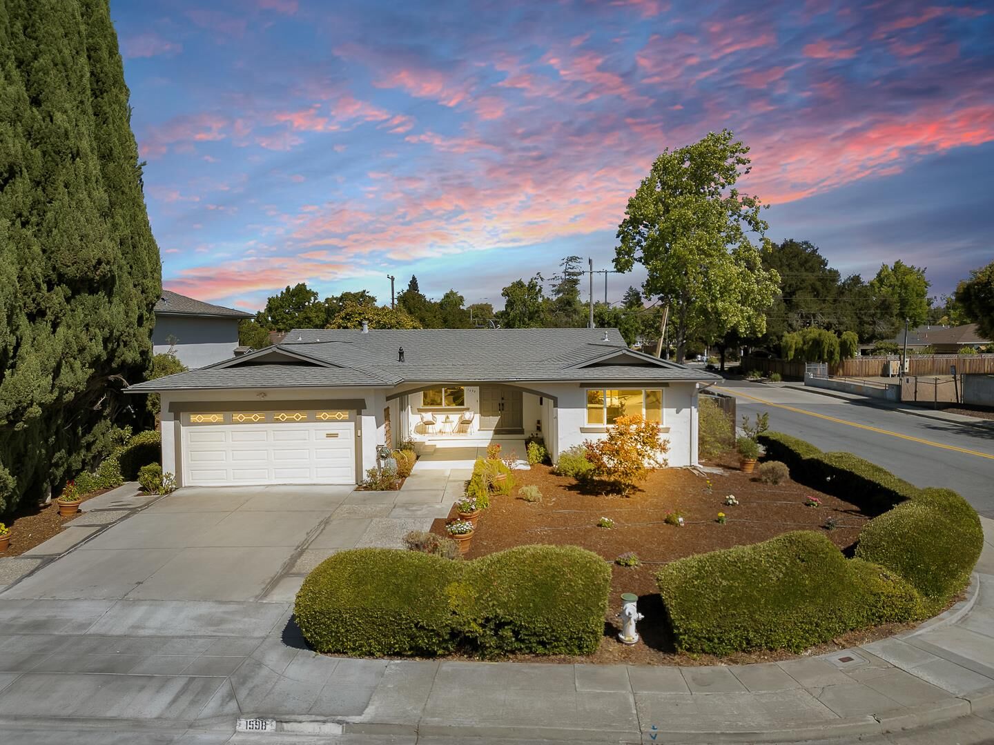 Property Photo:  1598 Benton Street  CA 94087 