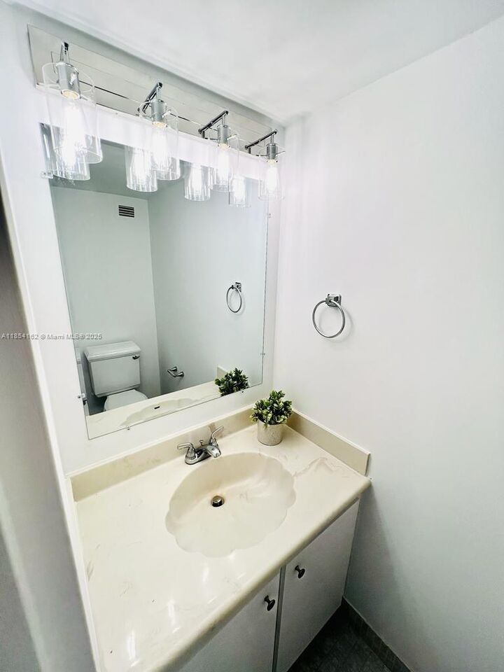 Property Photo:  800 Parkview Dr 605  FL 33009 