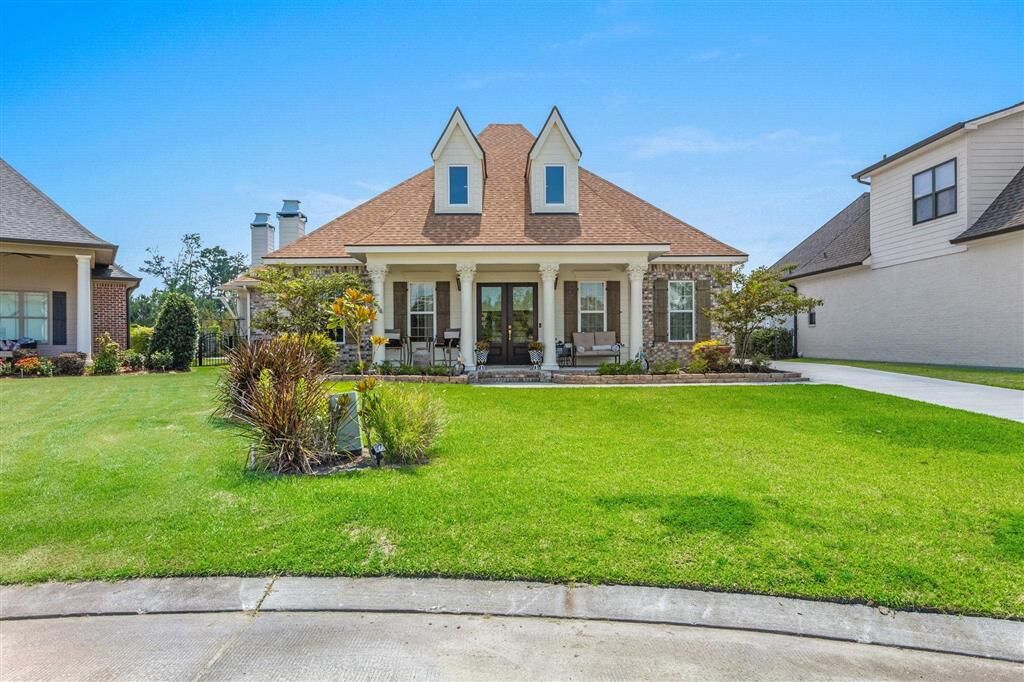 Property Photo: 2407 Hogans Alley LA 70669