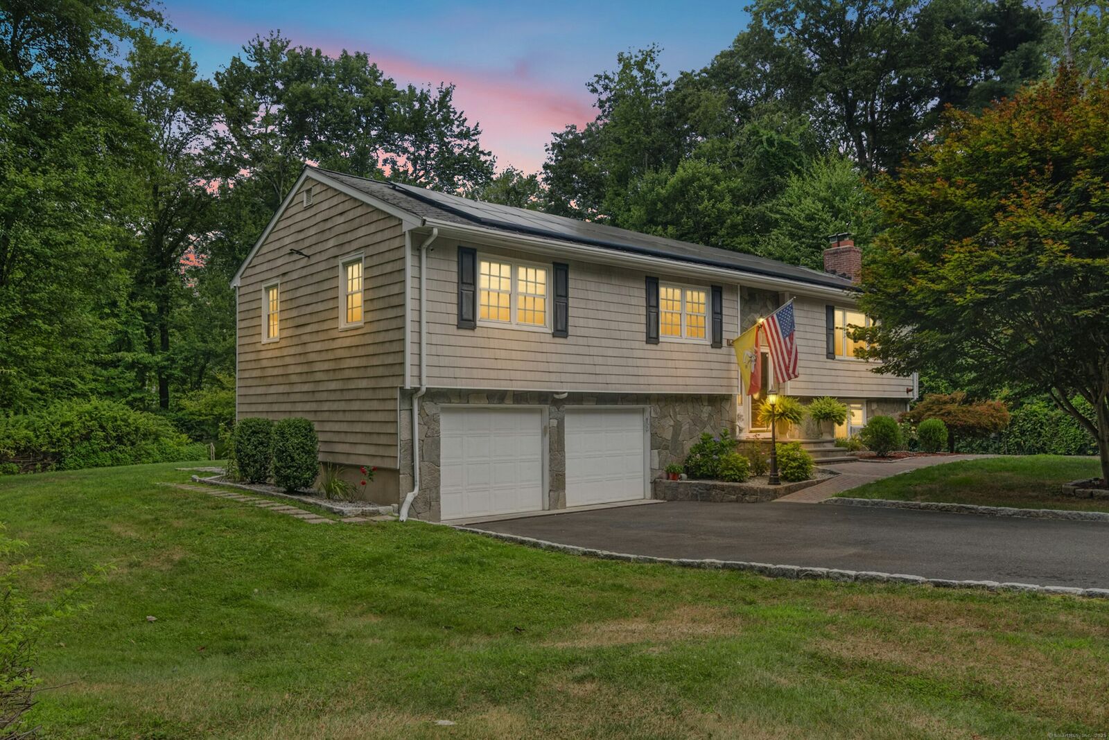 Property Photo:  40 Winthrop Place  CT 06468 