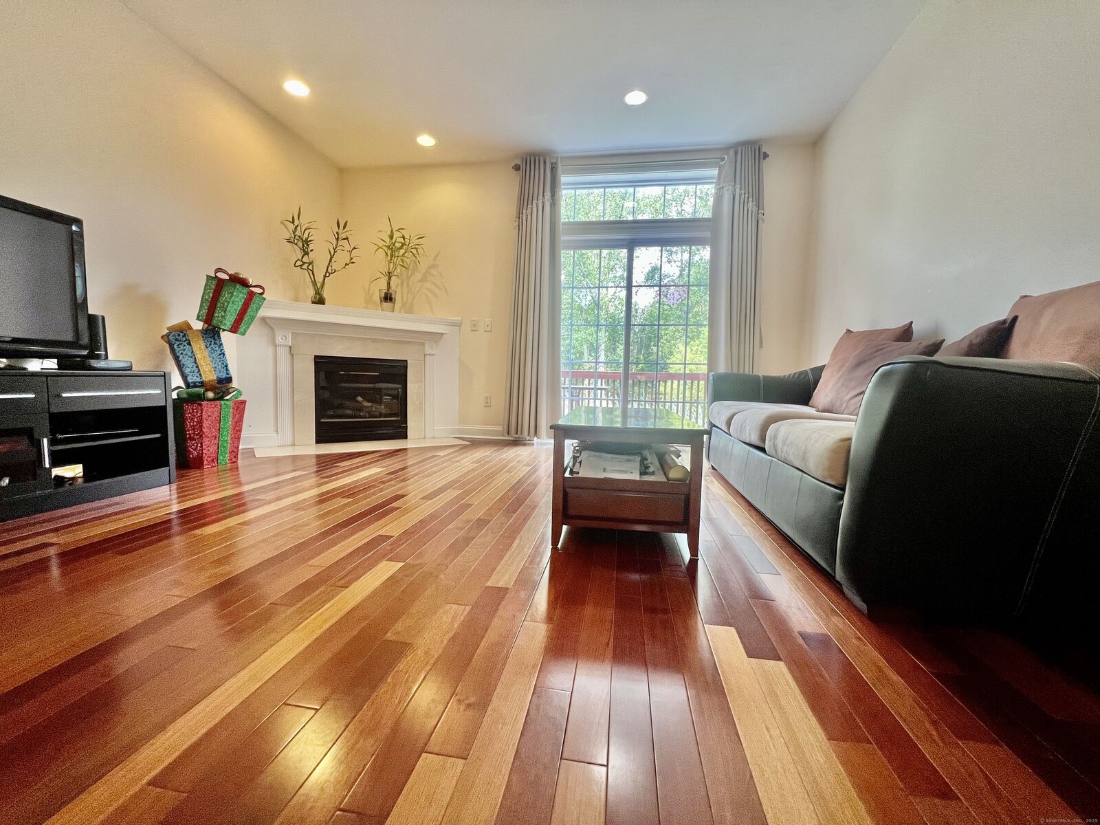 Property Photo:  291 Silverbrook Road 7  CT 06477 