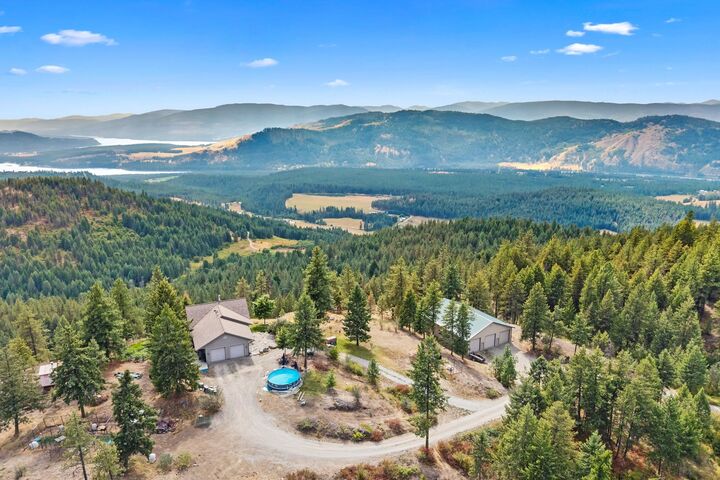 Property Photo:  1631 Bonanza Hill Rd Z  WA 99126 