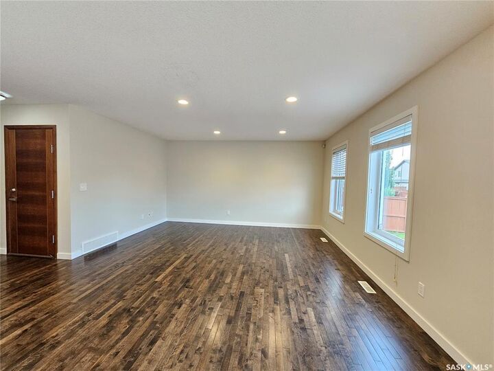 Property Photo:  439 Pichler Crescent  SK S7V 0H2 
