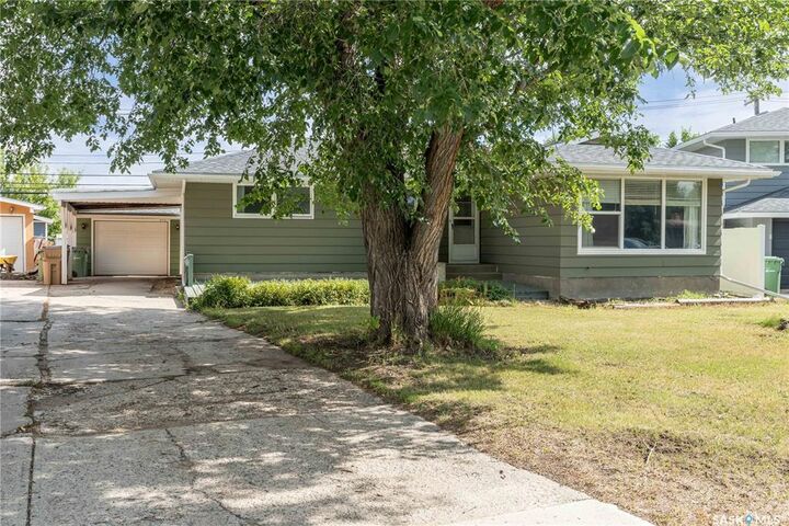 Property Photo:  98 Millar Crescent  SK S4S 1N4 