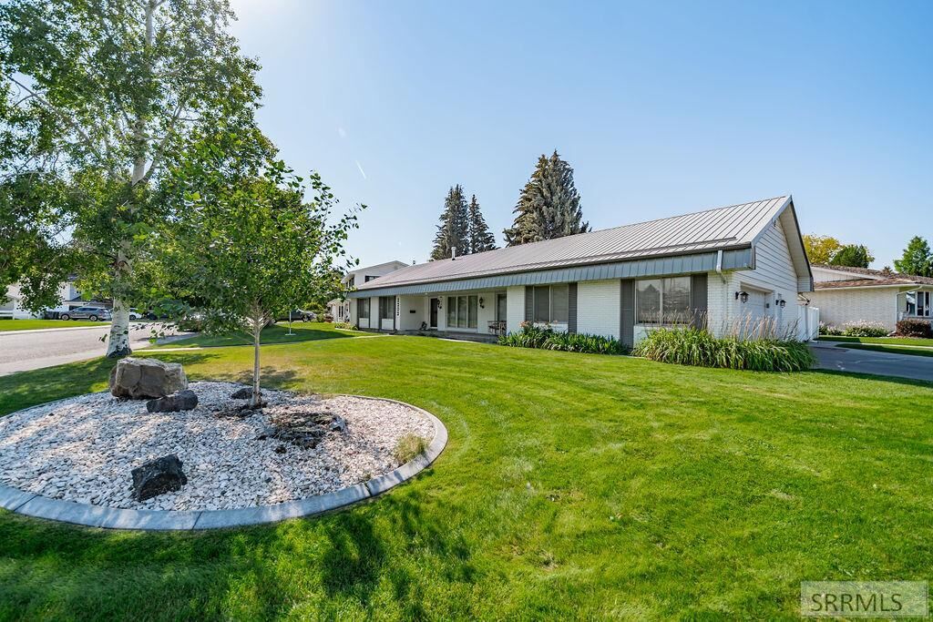 Property Photo: 2202 Balboa Drive ID 83404